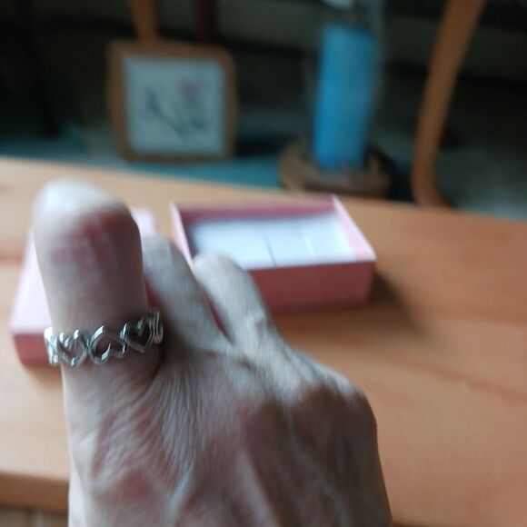 Sterling Silver Heart Band Ring - Size 7 & 8 - Picture 8 of 13